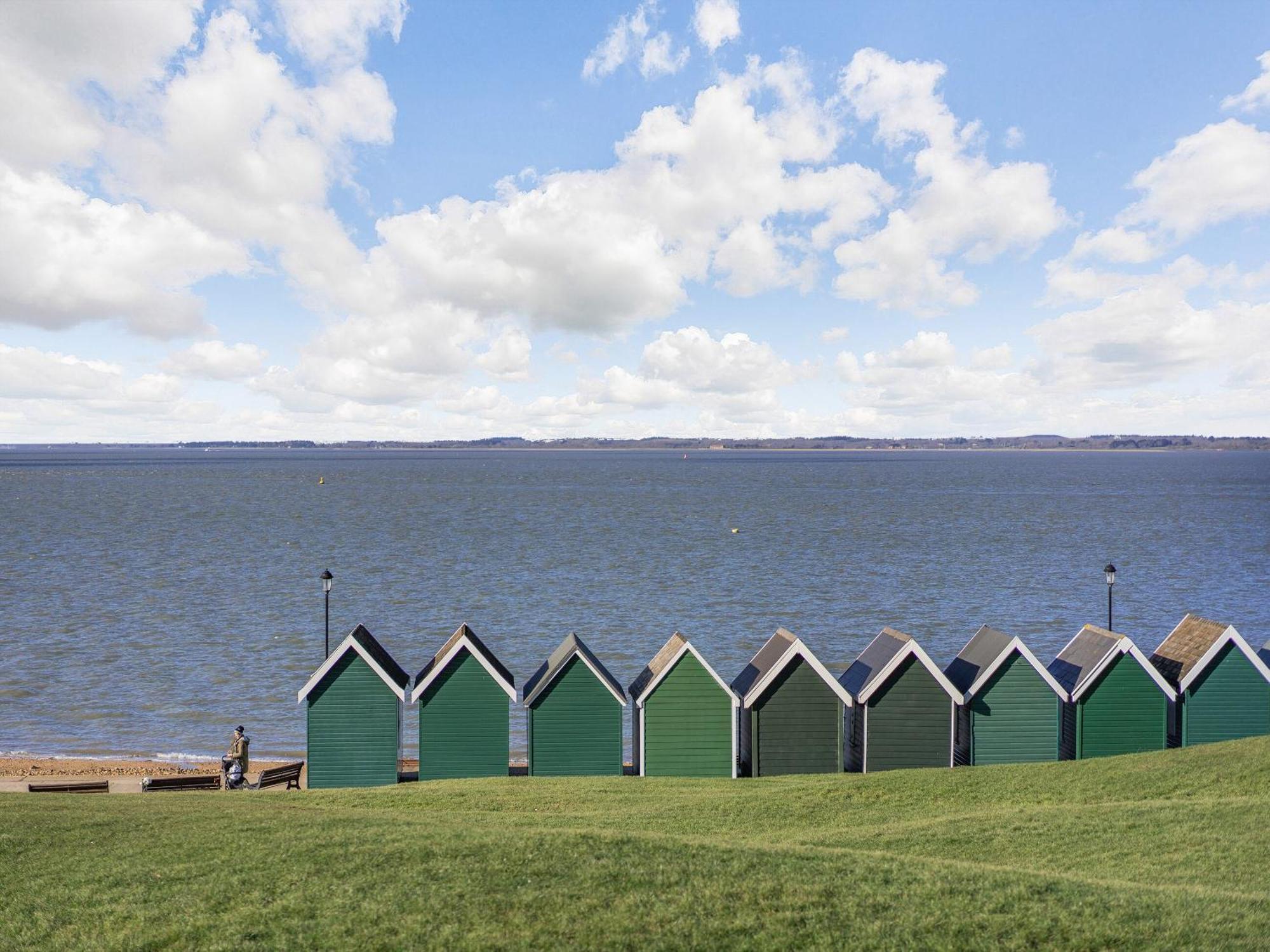 Green Poplars Gurnard Eksteriør bilde